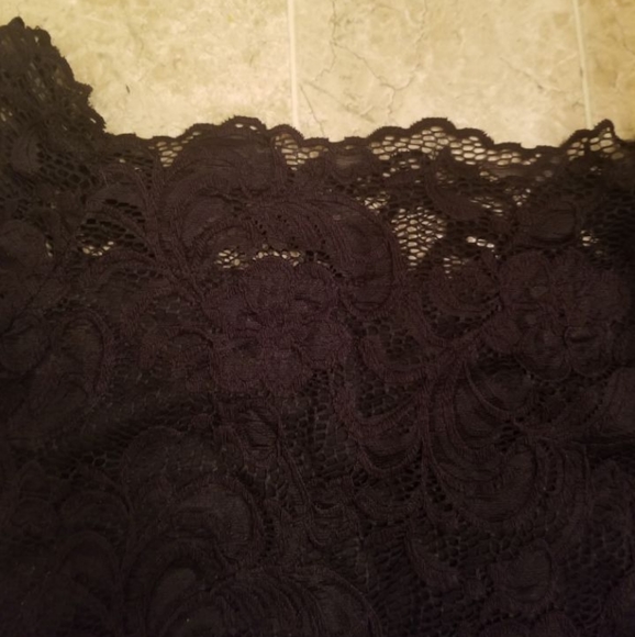 Black lace off the shoulder long sleeve - Picture 2 of 3